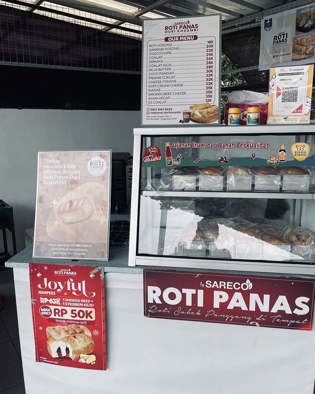Roti panas, salah satu bestseller di kedai Samara. (Komsos / Levina)